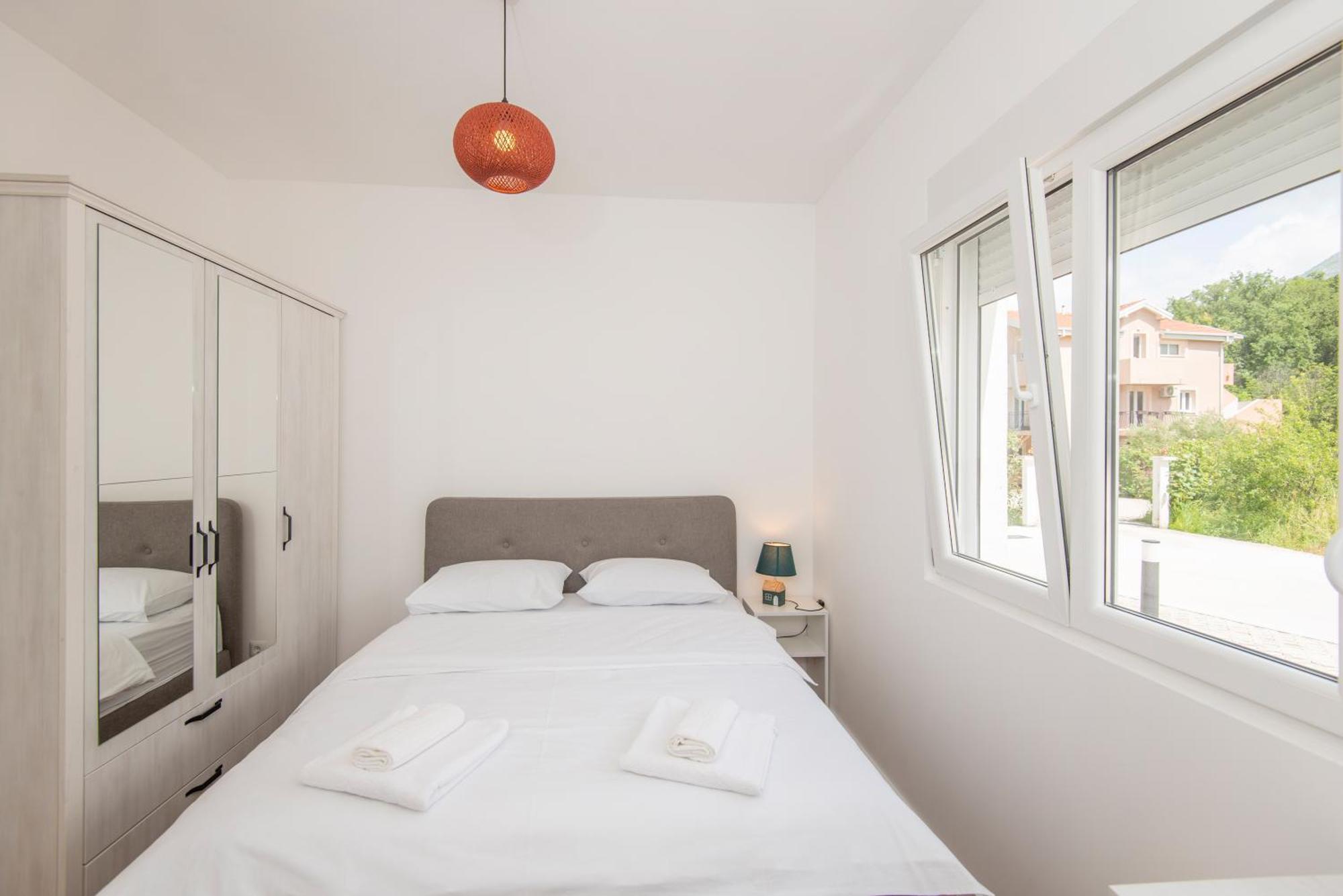 Al Mare Apartments Kotor Bagian luar foto