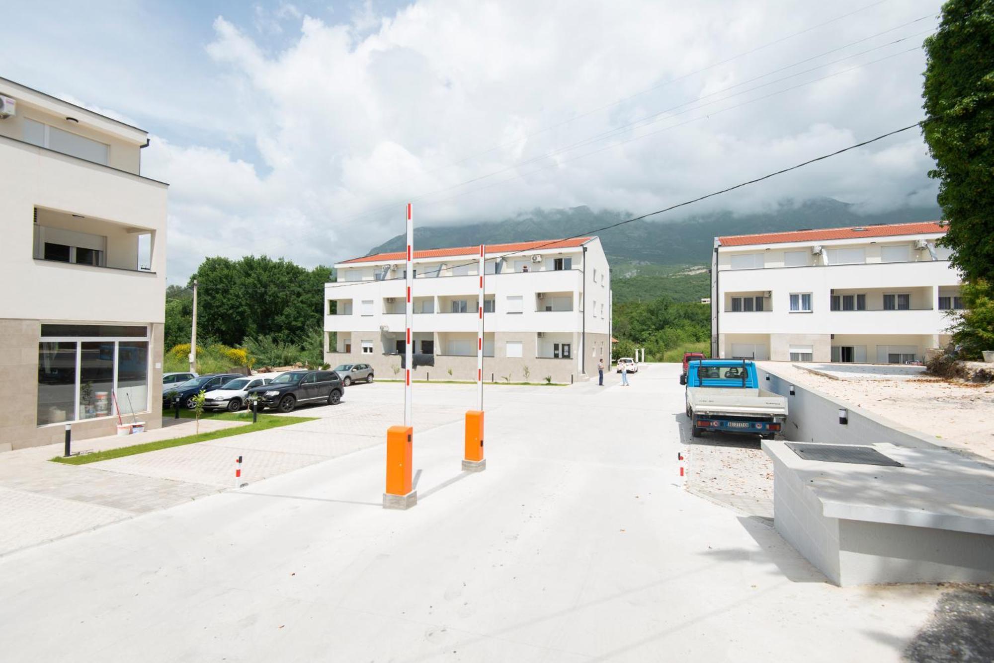 Al Mare Apartments Kotor Bagian luar foto